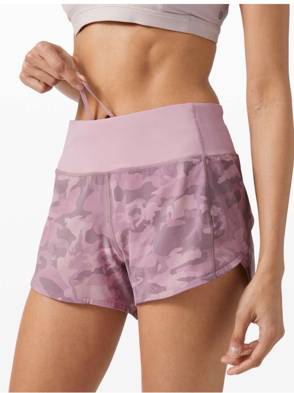Lululemon Speed Up Mid-Rise Short 4” in Size 6 Color Pink Camo